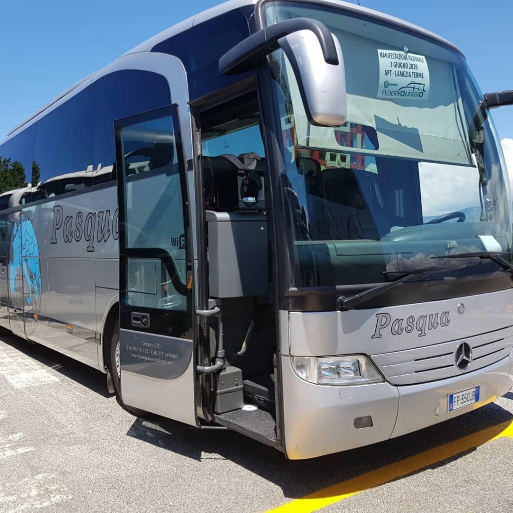 101790102_2654935358057936_2278267094380314624_n Noleggio pullman per gite turistiche a Cetraro